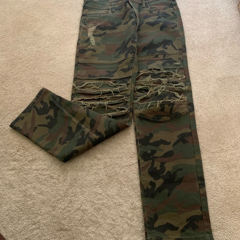 BUNDLED-True Religion and Decibel Camouflage Jeans and shorts - Picture 5 of 16